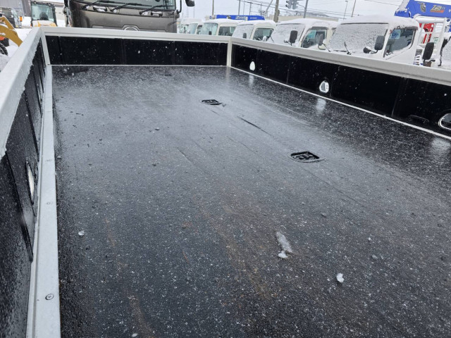 いすゞ フォワード 中型 平ボディ（クレーン付） 2RG-FRR90S2(98851) 10枚目