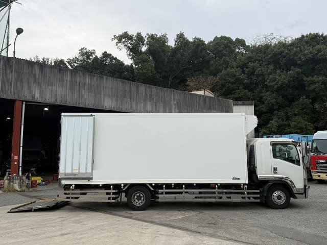 いすゞ フォワード 増トン 冷蔵冷凍バン 2PG-FSR90T2(98850) 14枚目