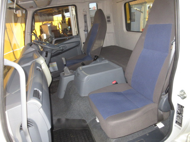 三菱ふそう ファイター 増トン 平ボディ（クレーン付） TKG-FK62FY(98886) 12枚目