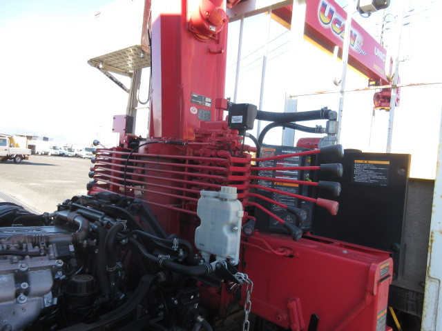 三菱ふそう ファイター 増トン 平ボディ（クレーン付） TKG-FK62FY(98886) 27枚目