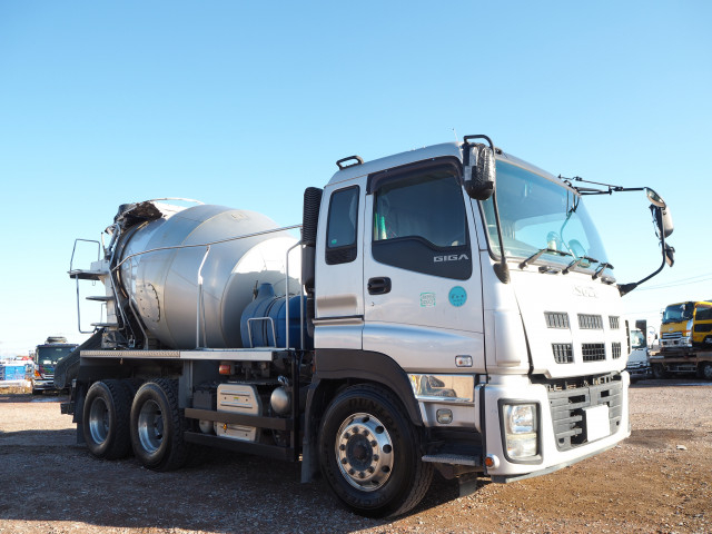 いすゞ ギガ 大型 ミキサー車 QKG-CXZ77AT(98888) 7枚目