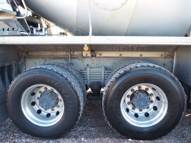 いすゞ ギガ 大型 ミキサー車 QKG-CXZ77AT(98888) 19枚目