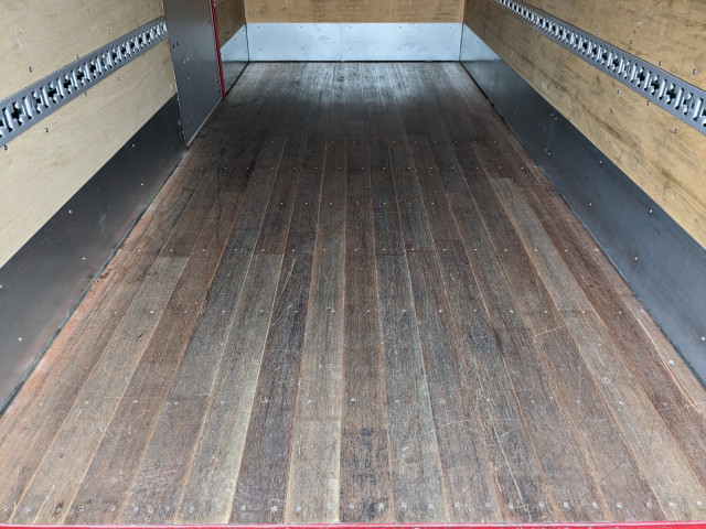 三菱ふそう キャンター 小型 バン 2RG-FEAV0(98894) 12枚目