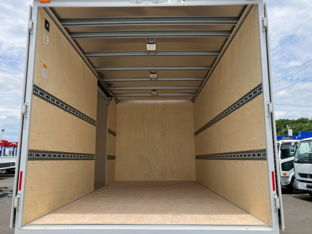 三菱ふそう キャンター 小型 バン 2PG-FEB80(98895) 11枚目