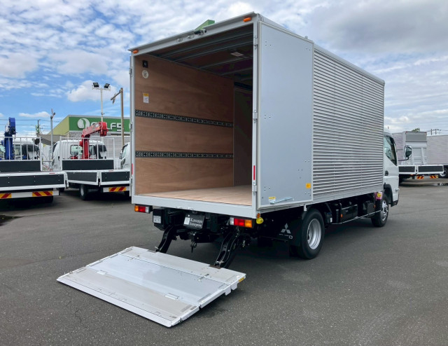 三菱ふそう キャンター 小型 バン 2RG-FBA20(98896) 6枚目