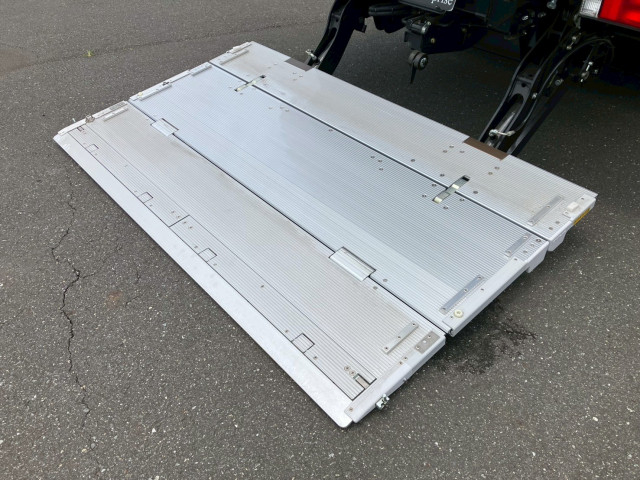 三菱ふそう キャンター 小型 バン 2RG-FBA20(98896) 8枚目