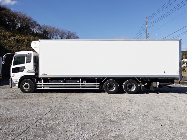 UDトラックス（日産） クオン 大型 冷蔵冷凍バン QKG-CD5ZA(98897) 12枚目