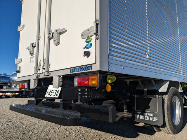 三菱ふそう キャンター 小型 バン 2RG-FEAV0(98900) 7枚目