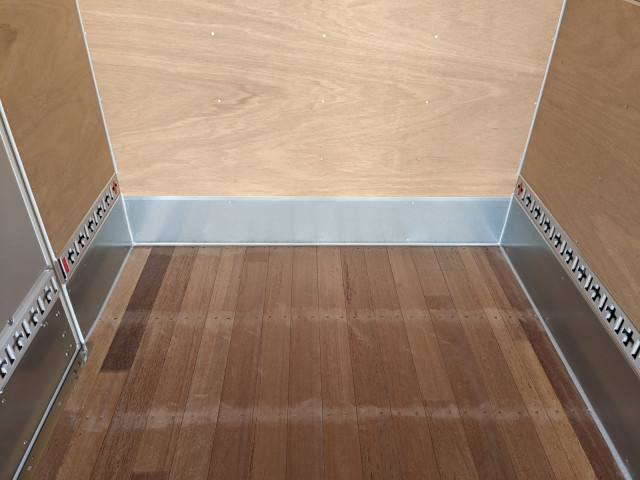 三菱ふそう キャンター 小型 バン 2RG-FEAV0(98900) 14枚目