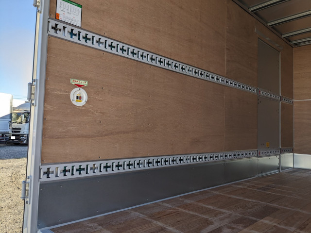 三菱ふそう キャンター 小型 バン 2RG-FEAV0(98900) 19枚目