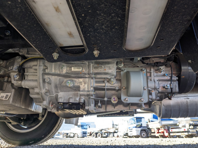 三菱ふそう キャンター 小型 バン 2RG-FEAV0(98900) 24枚目