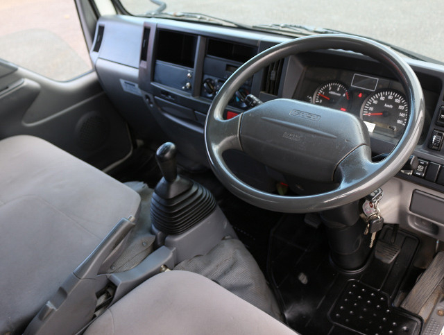 いすゞ エルフ 小型 バン TKG-NJS85AN(98901) 37枚目