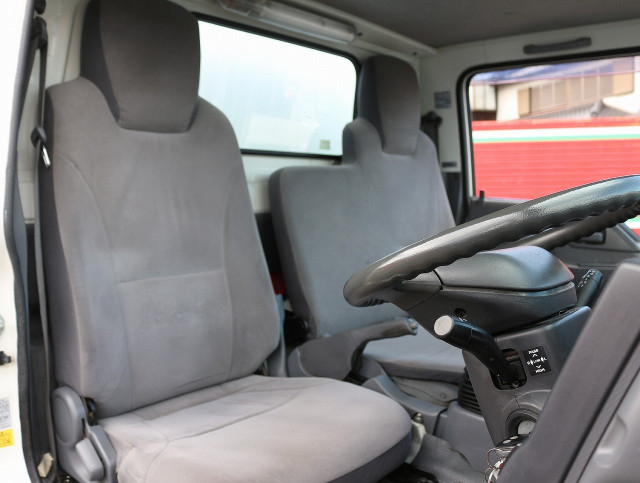 いすゞ エルフ 小型 バン TKG-NJS85AN(98901) 38枚目