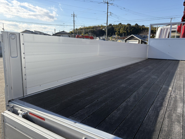 三菱ふそう ファイター 増トン 平ボディ（クレーン付） 2KG-FK62FZ(98904) 10枚目