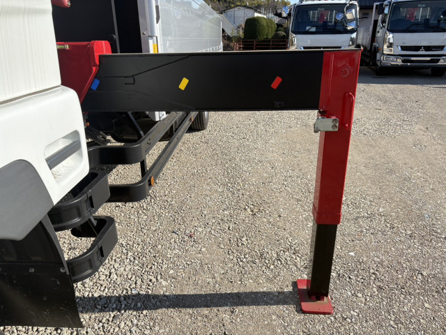 三菱ふそう ファイター 増トン 平ボディ（クレーン付） 2KG-FK62FZ(98904) 18枚目