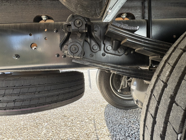 三菱ふそう ファイター 増トン 平ボディ（クレーン付） 2KG-FK62FZ(98904) 24枚目