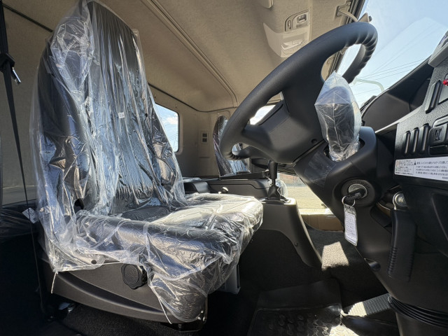 三菱ふそう ファイター 増トン 平ボディ（クレーン付） 2KG-FK62FZ(98904) 31枚目