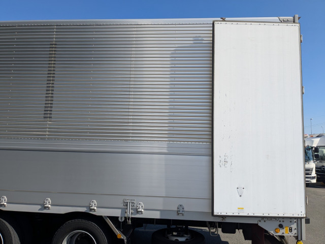 UDトラックス（日産） クオン 大型 ウィング 2PG-CG5CA(98909) 12枚目