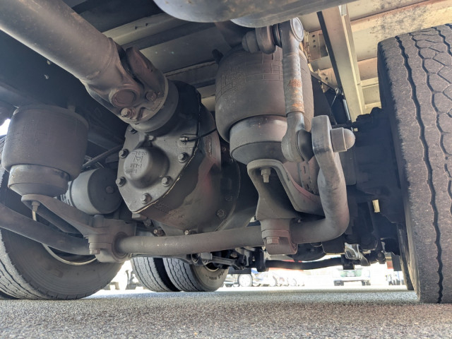 UDトラックス（日産） クオン 大型 ウィング 2PG-CG5CA(98909) 14枚目