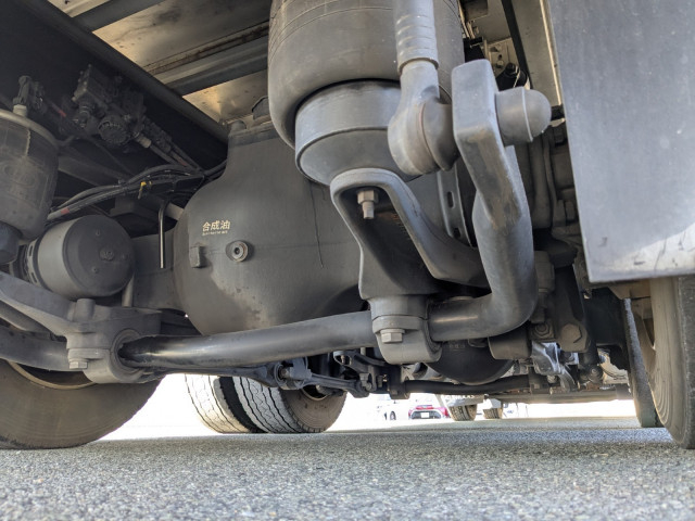 UDトラックス（日産） クオン 大型 ウィング 2PG-CG5CA(98909) 17枚目