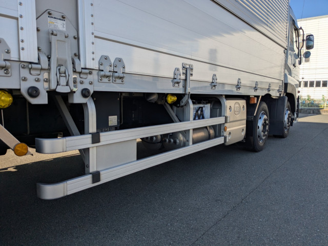 UDトラックス（日産） クオン 大型 ウィング 2PG-CG5CA(98909) 18枚目