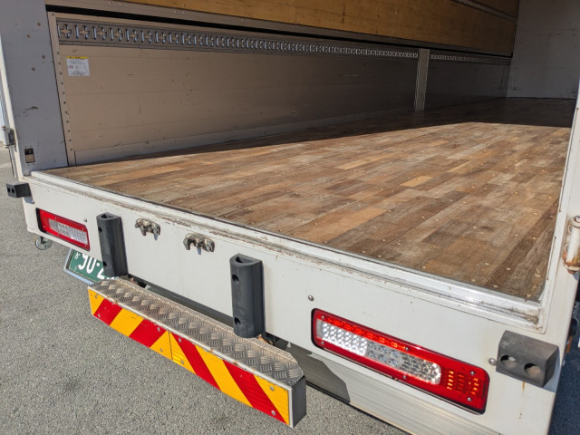 UDトラックス（日産） クオン 大型 ウィング 2PG-CG5CA(98909) 20枚目