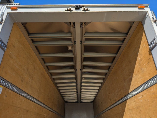 UDトラックス（日産） クオン 大型 ウィング 2PG-CG5CA(98909) 21枚目