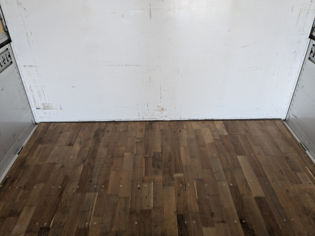 UDトラックス（日産） クオン 大型 ウィング 2PG-CG5CA(98909) 24枚目