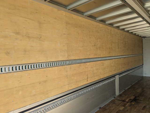 UDトラックス（日産） クオン 大型 ウィング 2PG-CG5CA(98909) 29枚目