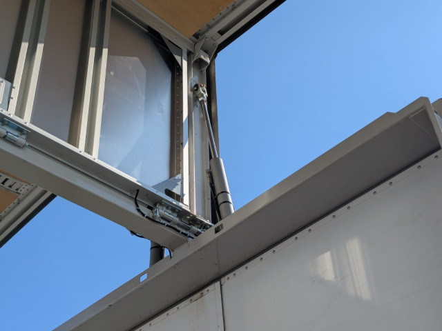 UDトラックス（日産） クオン 大型 ウィング 2PG-CG5CA(98909) 34枚目