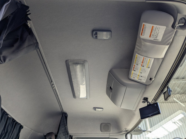 UDトラックス（日産） クオン 大型 ウィング 2PG-CG5CA(98909) 35枚目