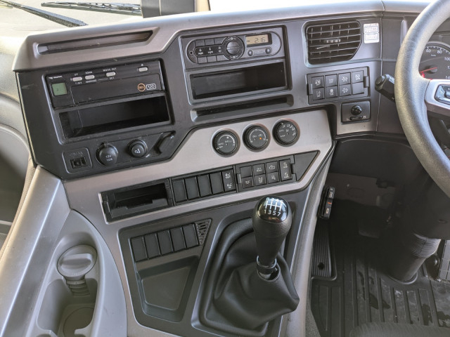 UDトラックス（日産） クオン 大型 ウィング 2PG-CG5CA(98909) 37枚目