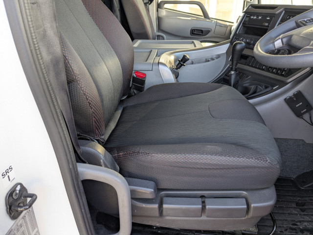 UDトラックス（日産） クオン 大型 ウィング 2PG-CG5CA(98909) 39枚目