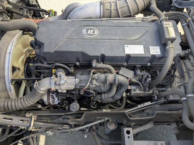 UDトラックス（日産） クオン 大型 ウィング 2PG-CG5CA(98909) 41枚目