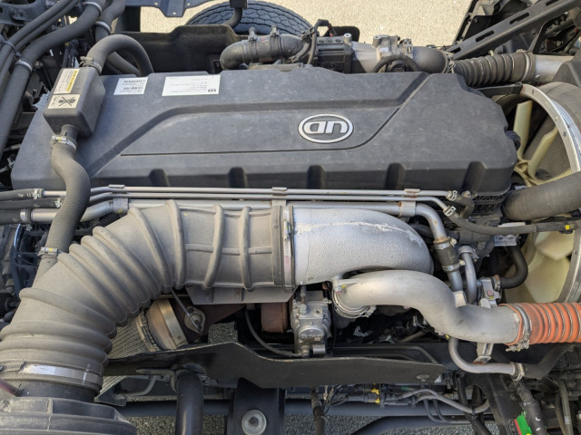 UDトラックス（日産） クオン 大型 ウィング 2PG-CG5CA(98909) 44枚目