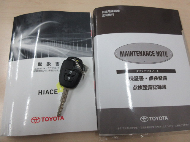 トヨタ ハイエース 小型 バン CBA-TRH214W(98912) 5枚目
