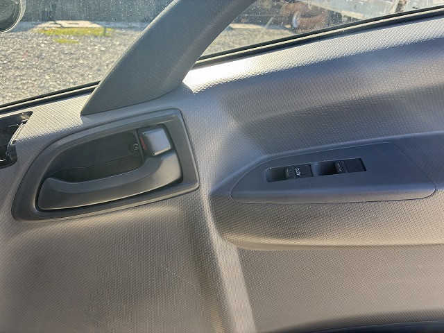 いすゞ エルフ 小型 平ボディ 2RG-NLR88AR(98913) 39枚目