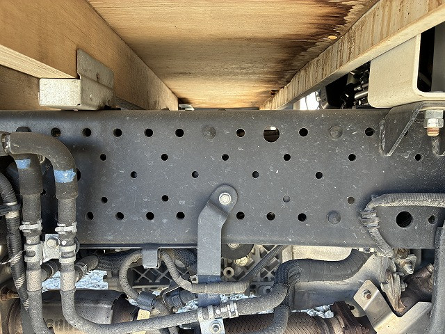 いすゞ エルフ 小型 平ボディ 2RG-NLR88AR(98913) 41枚目