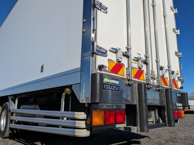 いすゞ ギガ 大型 冷蔵冷凍バン 2PG-CYJ77C(98916) 8枚目