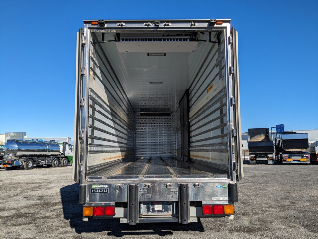 いすゞ ギガ 大型 冷蔵冷凍バン 2PG-CYJ77C(98916) 9枚目