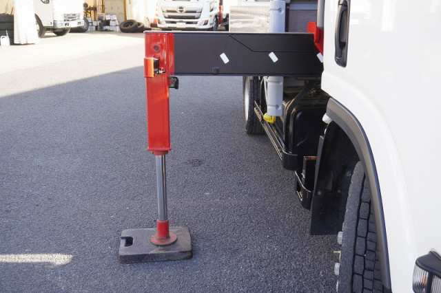 いすゞ エルフ 小型 平ボディ（クレーン付） 2RG-NPR88AR(98930) 26枚目