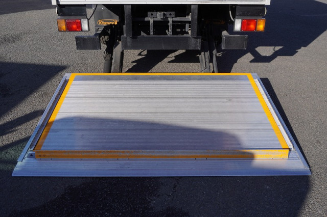 マツダ タイタン 小型 バン 2RG-LPR88AN(98932) 26枚目