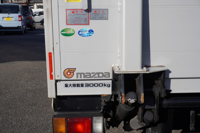 マツダ タイタン 小型 バン 2RG-LPR88AN(98932) 30枚目