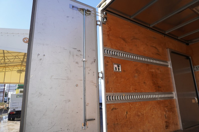 トヨタ ダイナ 小型 バン TPG-XZC605(98934) 24枚目