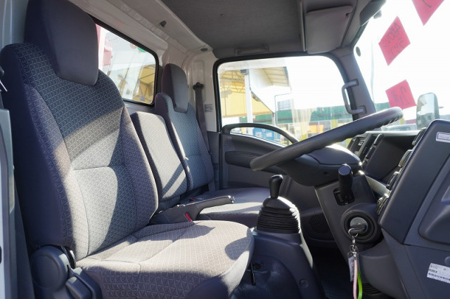 いすゞ エルフ 小型 平ボディ（クレーン付） 2RG-NMR88AR(98933) 38枚目