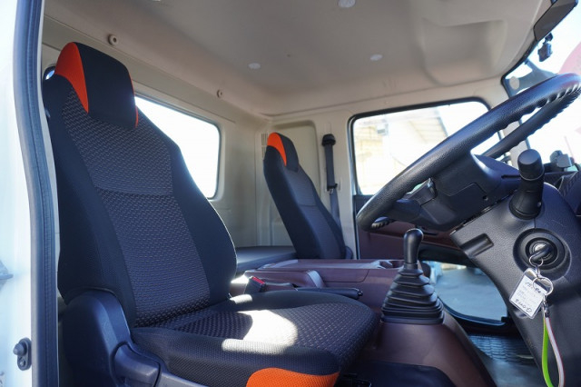 日野 レンジャー 中型 平ボディ（クレーン付） 2KG-FD2ABA(98937) 41枚目