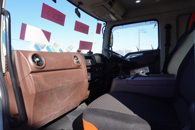 日野 レンジャー 中型 平ボディ（クレーン付） 2KG-FD2ABA(98937) 43枚目