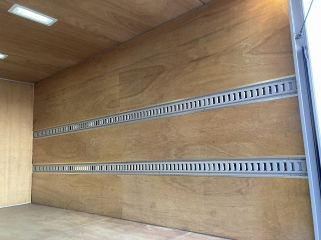 三菱ふそう キャンター 小型 バン TPG-FEB50(98943) 25枚目