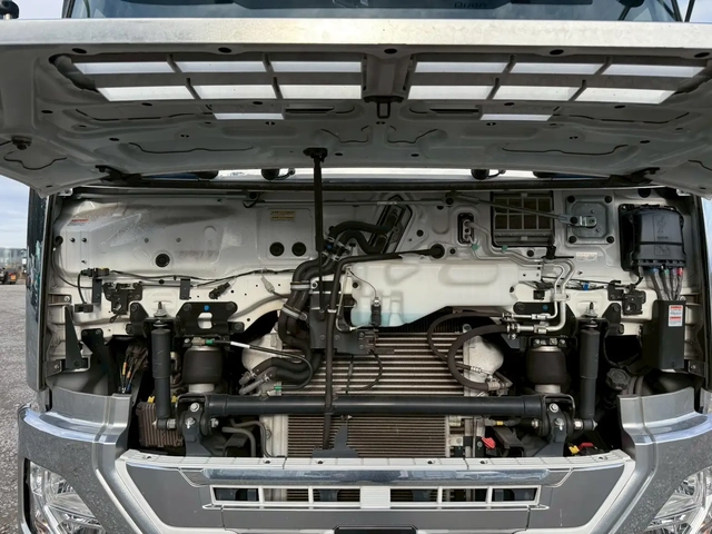 日産自動車 クオン 大型 トラクタ 2RG-GK5DAB(106709) 49枚目