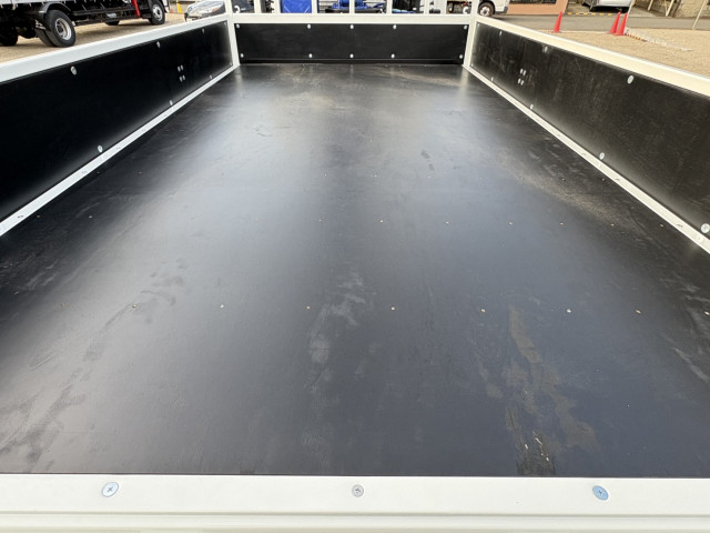 三菱ふそう キャンター 小型 平ボディ（クレーン付） 2PG-FEB90(99088) 12枚目